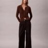 Chino-Hose mit verstellbarem weitem Bein Chino-Hose mit verstellbarem weitem Bein