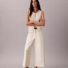 Chino-Hose mit weitem Bein und verkürztem Schnitt Chino-Hose mit weitem Bein und verkürztem Schnitt