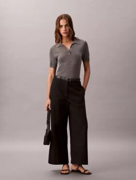 Chino-Hose mit weitem Bein und verkürztem Schnitt