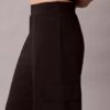 Commuter-Cargo-Hose mit weitem Bein