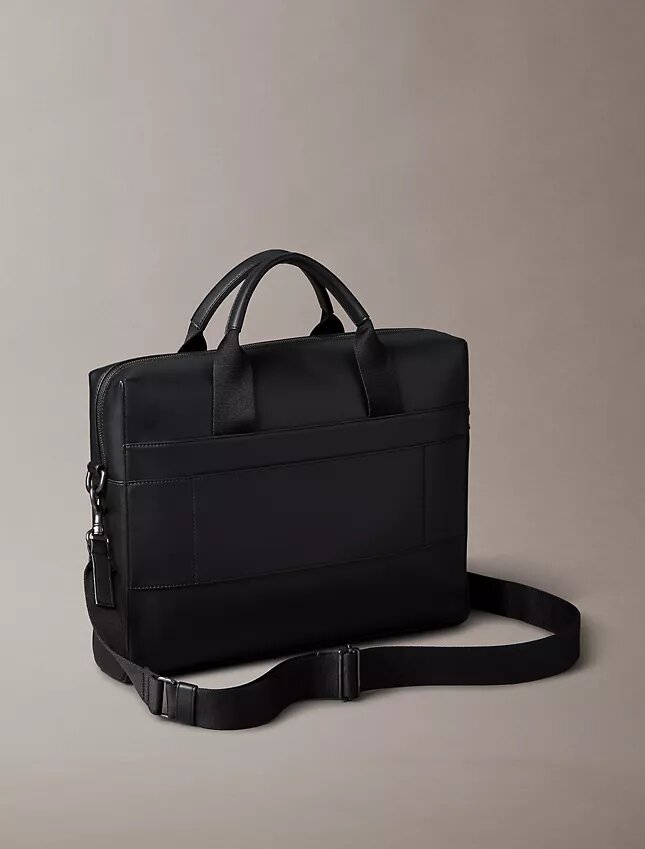 Commuter-Tasche mit geprägtem Monogram Commuter-Tasche mit geprägtem Monogram