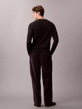 Cordhose mit Falten und weitem Bein