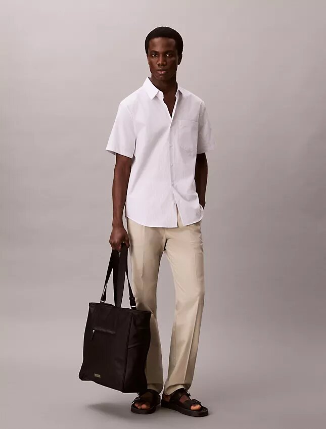 Cotton Stretch-Hemd mit schmalen Streifen und Knopfleiste Cotton Stretch-Hemd mit schmalen Streifen und Knopfleiste
