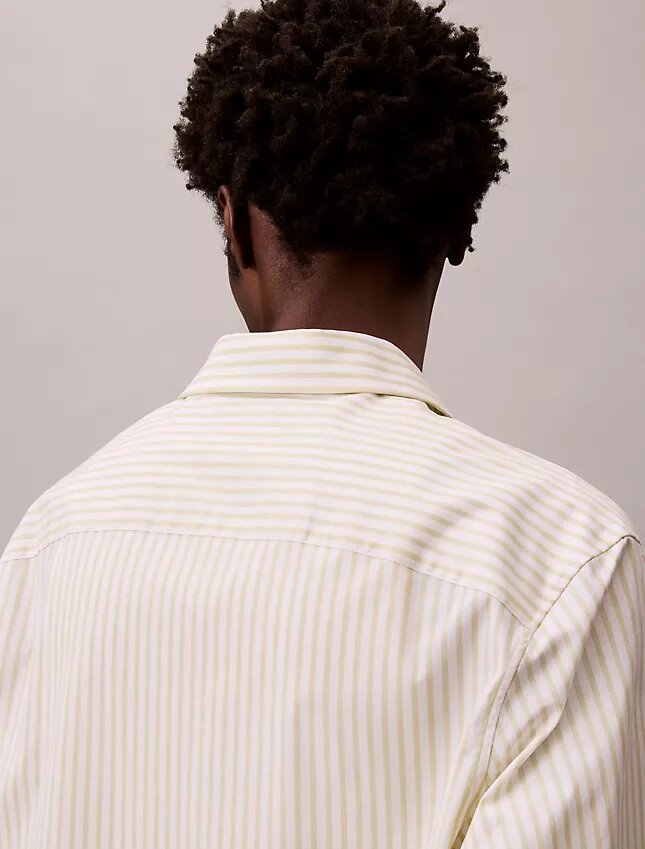Cotton Stretch-Popeline-Hemd mit Streifen und Knopfleiste Cotton Stretch-Popeline-Hemd mit Streifen und Knopfleiste