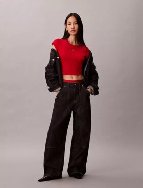 Crop-T-Shirt mit Neujahrs-Emblem
