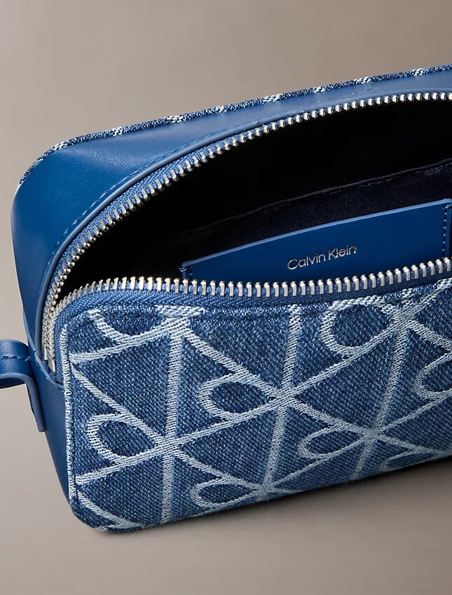Denim-Kameratasche mit durchgehendem Emblem-Logo Denim-Kameratasche mit durchgehendem Emblem-Logo
