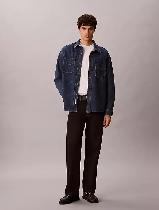 Denim-Overshirt mit durchgehendem Monogram im 90er-Jahre-Stil Denim-Overshirt mit durchgehendem Monogram im 90er-Jahre-Stil