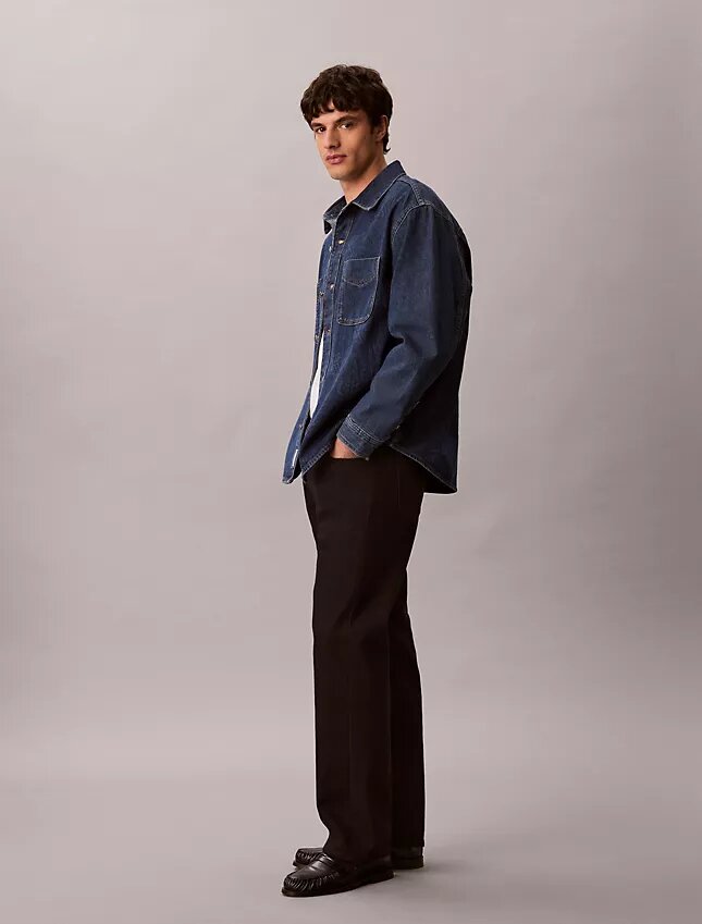 Denim-Overshirt mit durchgehendem Monogram im 90er-Jahre-Stil Denim-Overshirt mit durchgehendem Monogram im 90er-Jahre-Stil