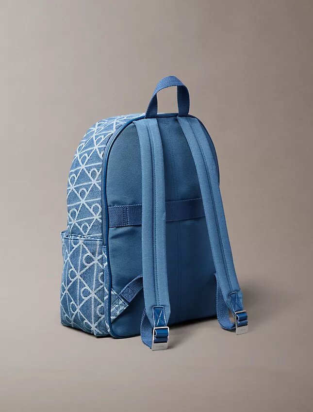 Denim-Rucksack mit durchgehendem Emblem-Logo Denim-Rucksack mit durchgehendem Emblem-Logo