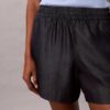 Denim-Shorts zum Hineinschlüpfen Denim-Shorts zum Hineinschlüpfen