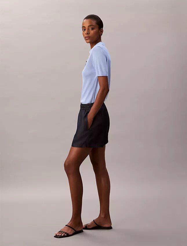Denim-Shorts zum Hineinschlüpfen Denim-Shorts zum Hineinschlüpfen