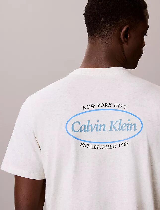 Diner Calvin Klein T-Shirt mit Grafik-Logo Diner Calvin Klein T-Shirt mit Grafik-Logo
