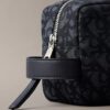 Dopp-Kit mit durchgehendem Monogram Dopp-Kit mit durchgehendem Monogram