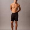 Einfarbige 7″-Badeshorts