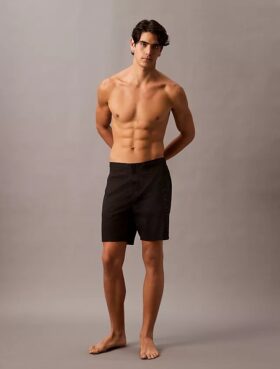 Einfarbige 7″-Badeshorts