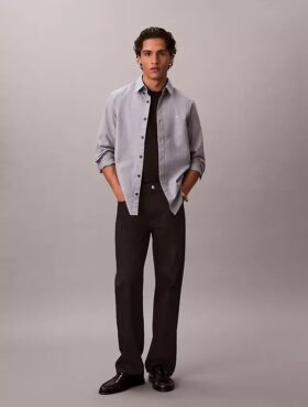Einfarbiges klassisches Oxford-Hemd mit Button-Down-Kragen