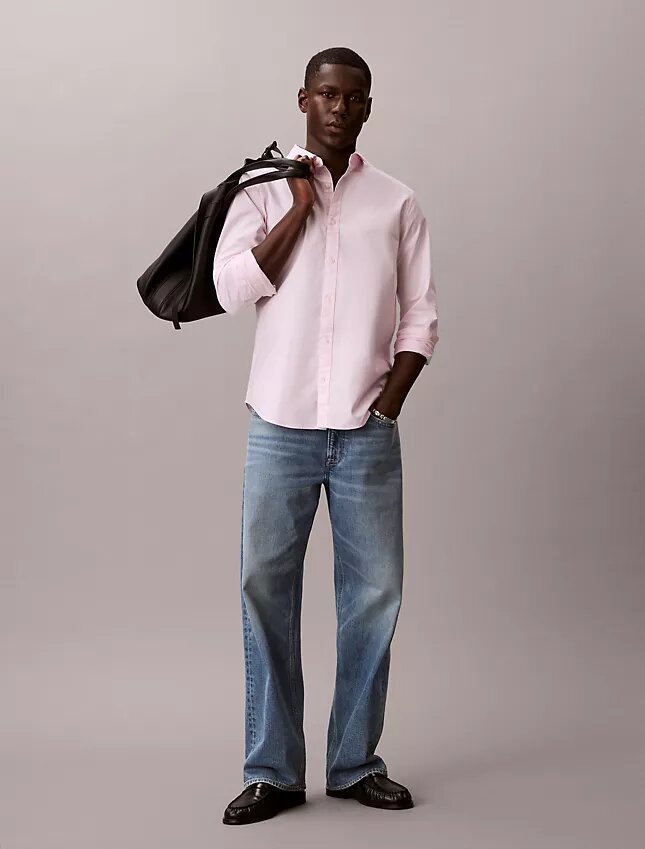 Einfarbiges klassisches Oxford-Hemd mit Button-Down-Kragen Einfarbiges klassisches Oxford-Hemd mit Button-Down-Kragen