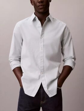 Einfarbiges klassisches Oxford-Hemd mit Button-Down-Kragen