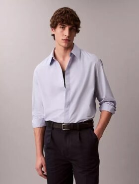 Einfarbiges, locker sitzendes Button-Down-Hemd aus Baumwolle
