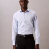 Einfarbiges Slim-Fit-Hemd mit Knopfleiste Einfarbiges Slim-Fit-Hemd mit Knopfleiste