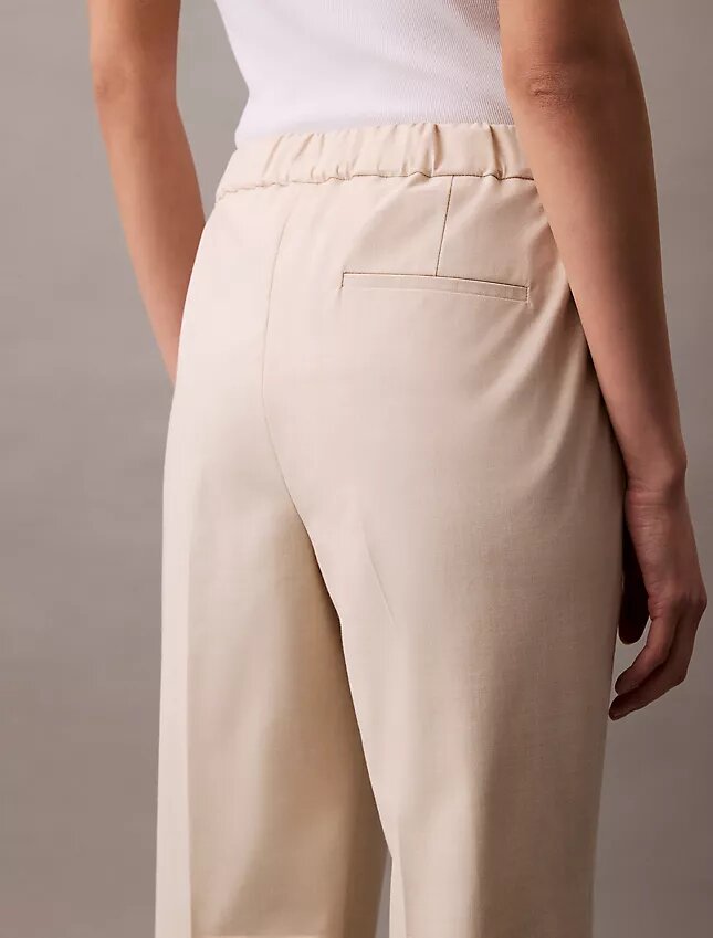 Elegante, konisch zulaufende Stretchhose Elegante, konisch zulaufende Stretchhose