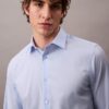 Elegantes, schmales Stretch-Hemd mit Knopfleiste Elegantes, schmales Stretch-Hemd mit Knopfleiste
