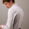 Elegantes, schmales Stretch-Hemd mit Knopfleiste Elegantes, schmales Stretch-Hemd mit Knopfleiste
