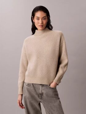 Feinstrick-Pullover mit lockerem Rollkragen