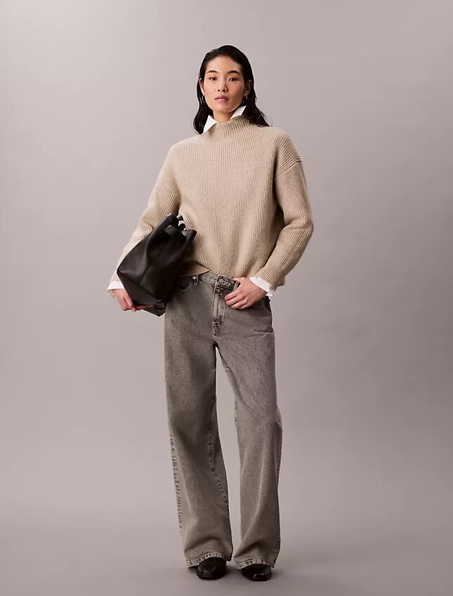 Feinstrick-Pullover mit lockerem Rollkragen Feinstrick-Pullover mit lockerem Rollkragen