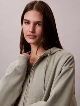 fleece hoodie mit reissverschluss und monogram 2 4 280x369 - Fleece-Hoodie mit Rei&szlig;verschluss und Monogram