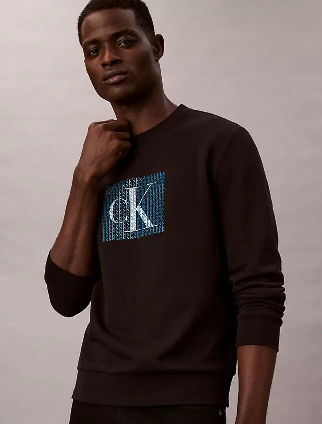 Fleece-Sweatshirt mit Monogram-Grafik Fleece-Sweatshirt mit Monogram-Grafik