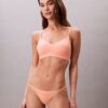 Form to Body Leicht gefütterter Bralette