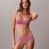 Form to Body Leicht gefütterter Bralette Form to Body Leicht gefütterter Bralette