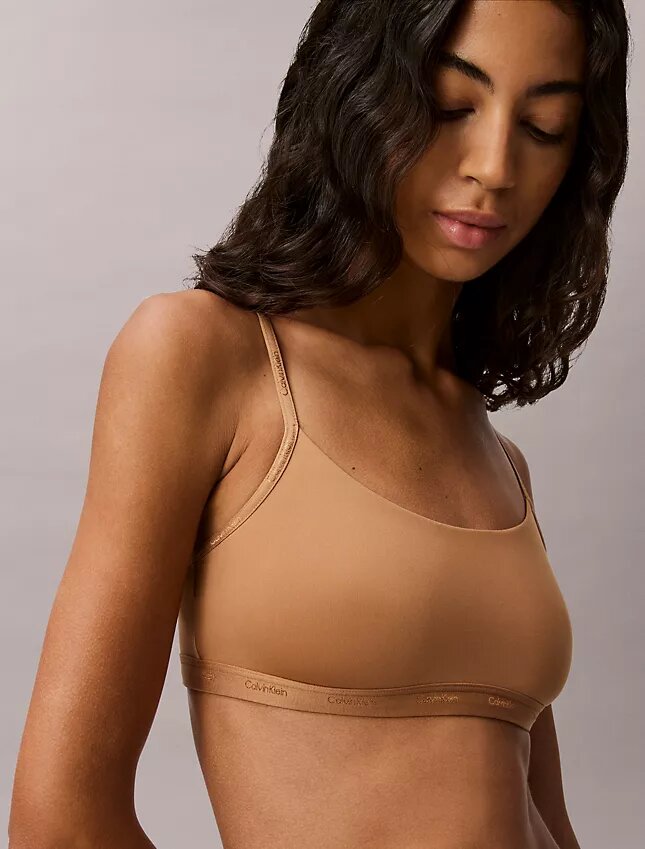 Form to Body Leicht gefütterter Bralette Form to Body Leicht gefütterter Bralette