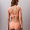 Form to Body Leicht gefütterter Bralette