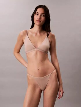 Form to Body Leicht gefütterter Triangel-Bralette