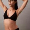 Form to Body Leicht gefütterter Triangel-Bralette