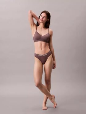 Form to Body Leicht gefüttertes Bralette