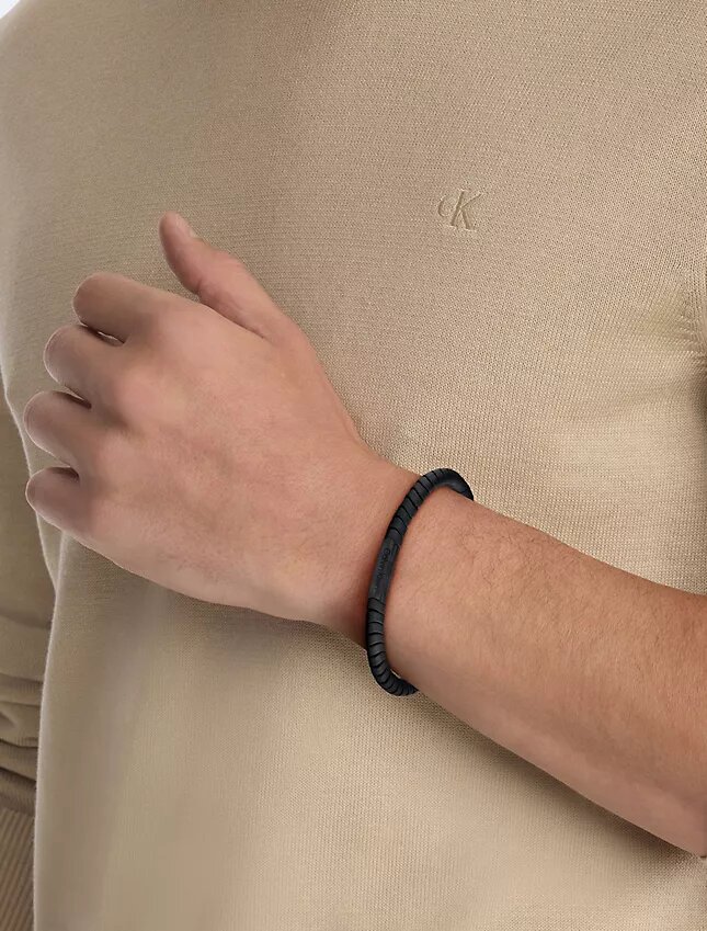 Gebogenes Perlenarmband Gebogenes Perlenarmband