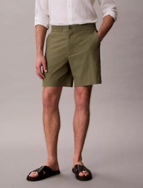 Gerade Seersucker-Shorts mit Gummizug, 18 cm