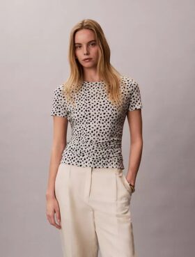 Gerafftes, schmal geschnittenes T-Shirt Gerafftes, schmal geschnittenes T-Shirt
