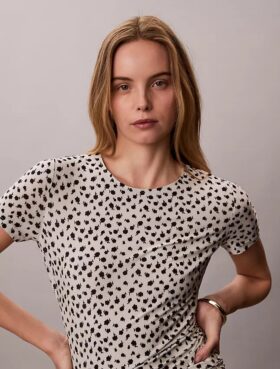 Gerafftes, schmal geschnittenes T-Shirt Gerafftes, schmal geschnittenes T-Shirt