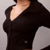 Gerippte, kurz geschnittene Strickjacke Gerippte, kurz geschnittene Strickjacke