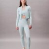 Gerippte, sportliche, kurze Jacke Gerippte, sportliche, kurze Jacke