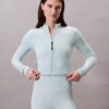 Gerippte, sportliche, kurze Jacke Gerippte, sportliche, kurze Jacke