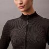 Gerippte, sportliche, kurze Jacke Gerippte, sportliche, kurze Jacke