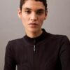 Gerippte, sportliche, kurze Jacke Gerippte, sportliche, kurze Jacke