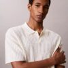 Geripptes Sweater-Poloshirt Geripptes Sweater-Poloshirt