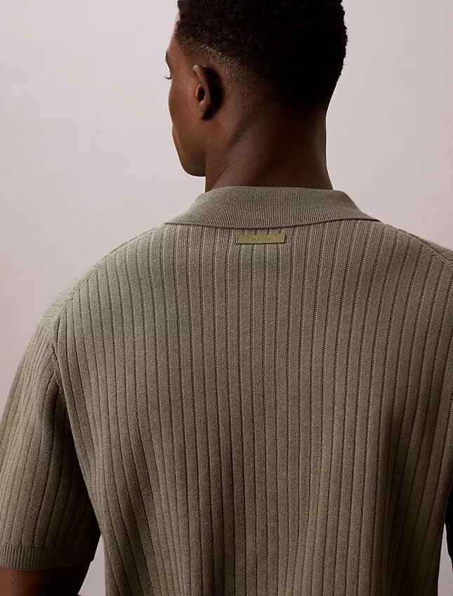 Geripptes Sweater-Poloshirt Geripptes Sweater-Poloshirt