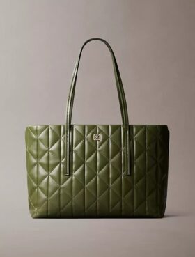 Gesteppte kleine Tasche mit Emblem-Logo
